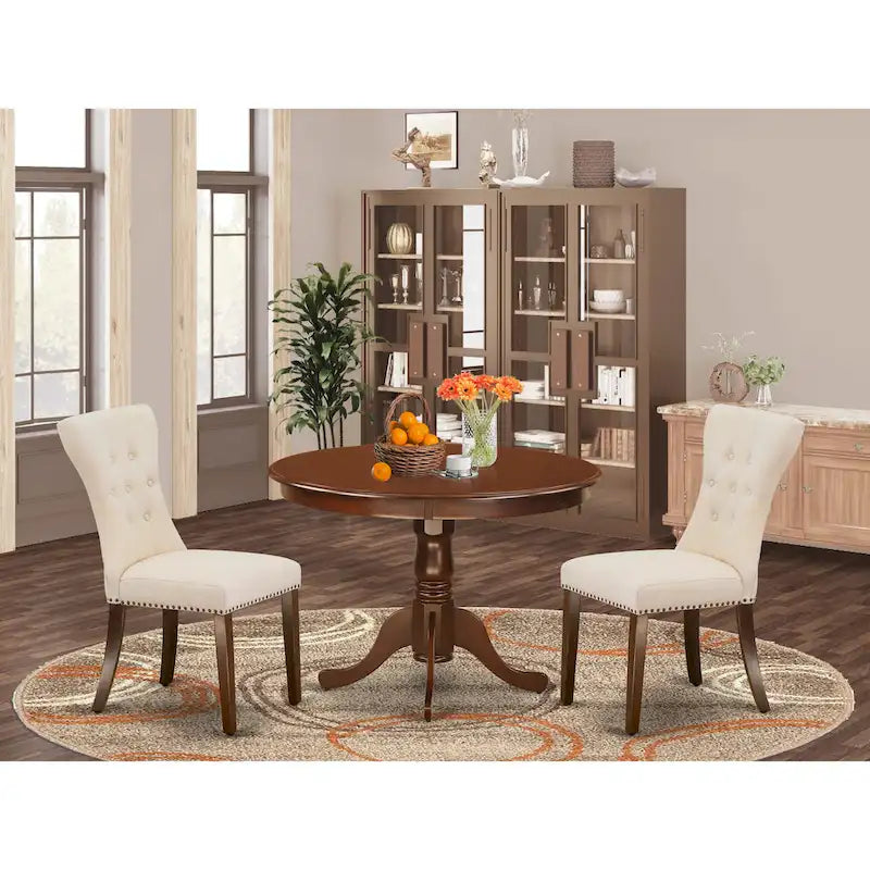 Set da pranzo da 3 pezzi - un tavolo da cucina con base a piedistallo e 2 sedie Parsons in tessuto di lino (Opzioni di finitura)